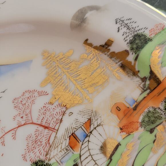 Vintage Japanese Kutani Dinner Plates Mt Fuji Gold Painted Porcelain Set of 6 - Picture 4 of 10